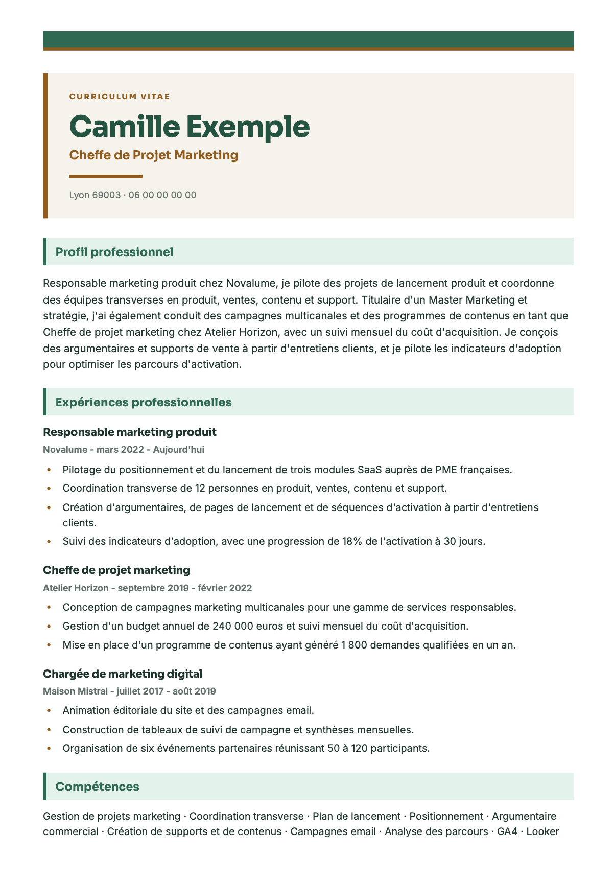 En-tête et première expérience d'un CV exporté par Candea, sur un profil d'exemple.